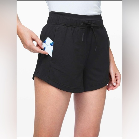 Lululemon Black Inner Glow Shorts - Picture 4 of 6